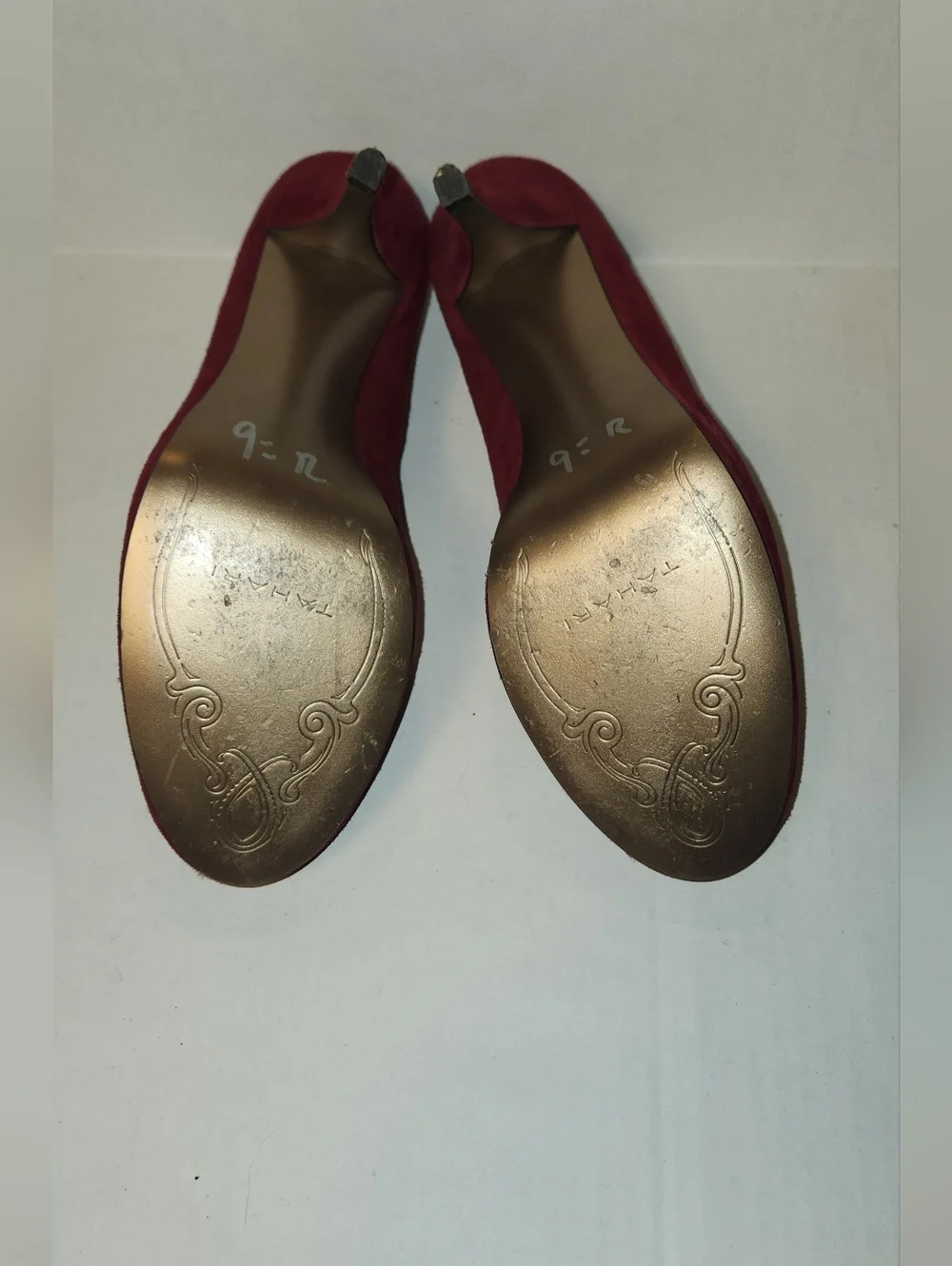 Tahari Colette Wine Burgundy Oxblood Red Suede Pumps High Heels 8 EUC